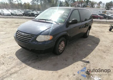 2005 Chrysler Town & Country Lx z USA, uszkodzony, nr VIN 2C4GP44R35R401758